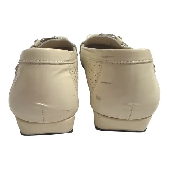 Stuart Weitzman Cream Leather Perforated Loafers Buckle Detail Slip On Size 8.5 - Picture 4 of 7